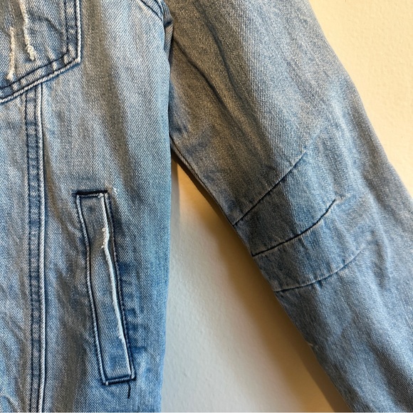 Forever 21 Mens Distressed Denim Jacket - Picture 3 of 6